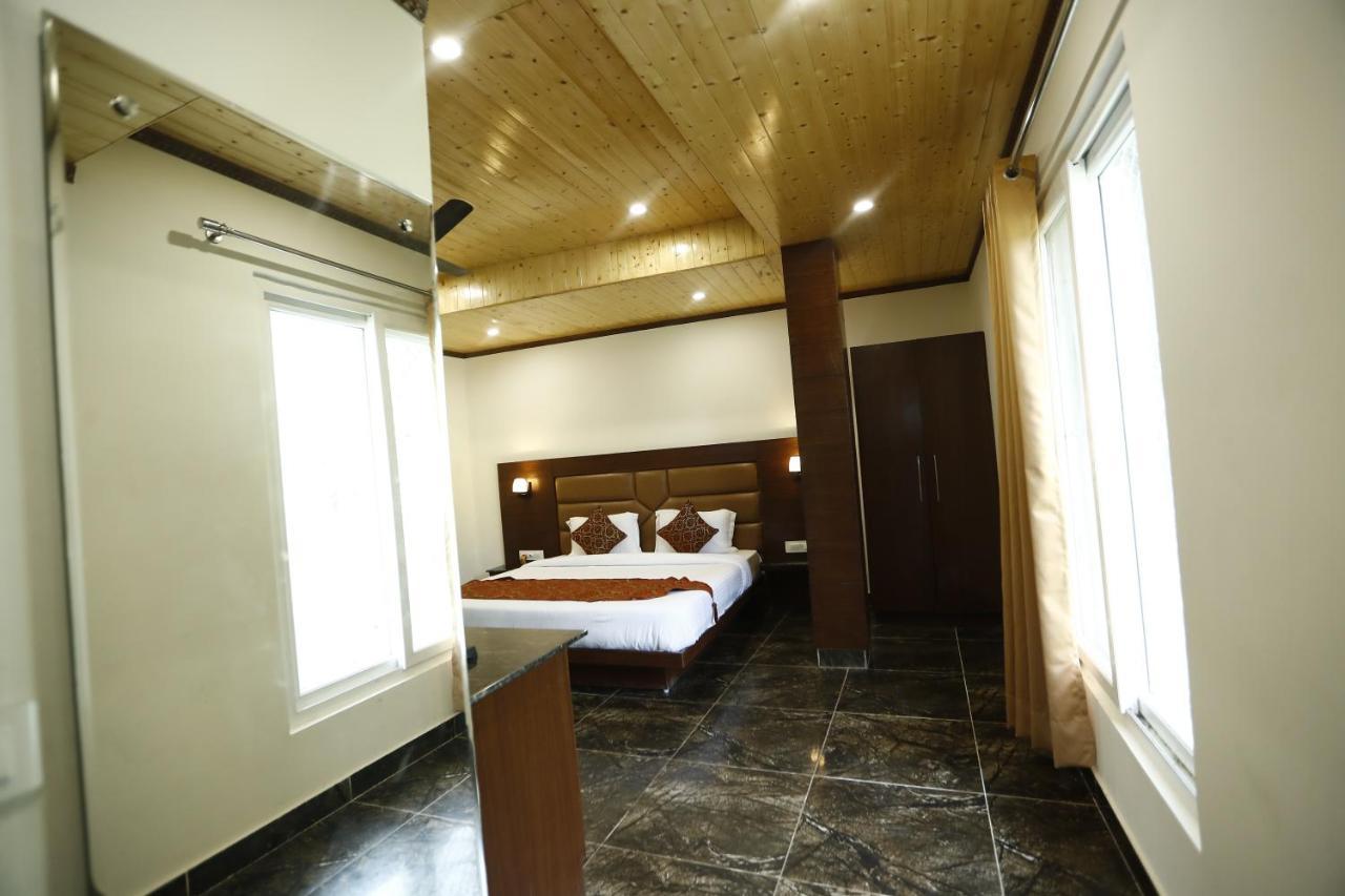 Hotel Kings Inn 穆索里 外观 照片